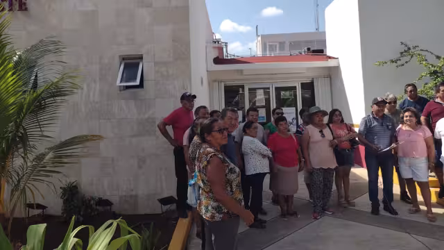 Maestros jubilados exigen mejor atención del ISSSTE en Felipe Carrillo Puerto