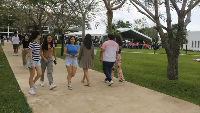 Ante la falta de recursos para solventar sus gastos de operación, 10 colegios están en la cuerda floja