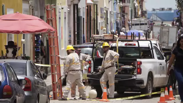 Un cable subterráneo colapsó por sobrecarga, afectando el suministro eléctrico en la Calle 53 con Calle 16 del Centro Histórico y parte del Circuito Baluartes.