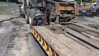 Vecinos exigen reparación de calles destruidas por empresas contratistas de la CFE