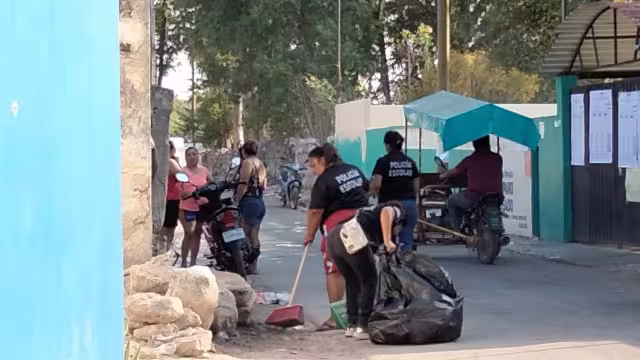El grupo que se encargaba de garantizar la seguridad de los colegios se quedó sin trabajo