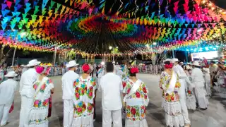 Mestizas y jaraneros participan en la segunda vaquería dedicada a Santa Inés en Dzitás