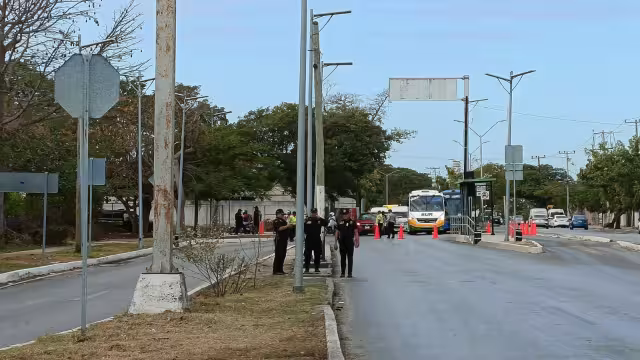 El bloqueo se realiza en la avenida Internacional de Mérida