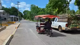 Mototaxista resulta lesionado al accidentarse en José María Morelos 