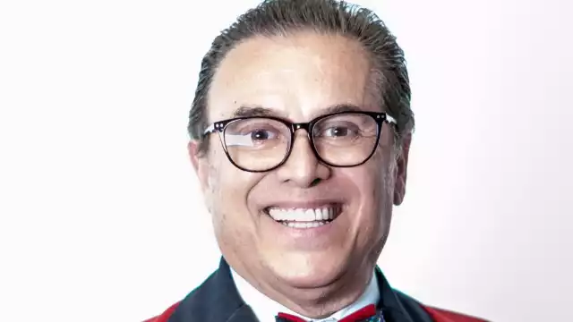 ¿Mario Bezares fue el único que abrazó y felicitó a Gomoita?