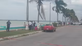 Hombre es asesinado a balazos dentro de su vehículo en Sabancuy.