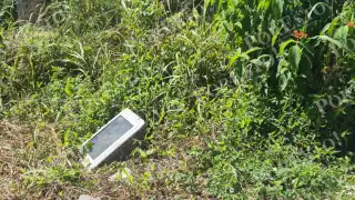 Vecinos denuncian lote baldío abandonado en la colonia La Cruz, en Champotón.