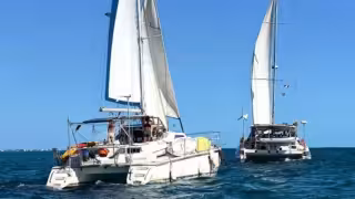 Catamaranes salieron de Isla Mujeres con ayuda humanitaria rumbo a Cuba.