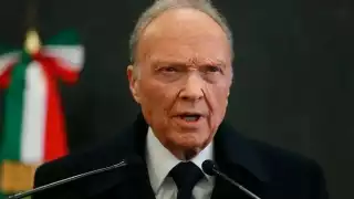 Alejandro Gertz Manero renunció como titular de la FGR, dos años antes de concluir su periodo.