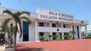 Isla Mujeres en espera de cumplimiento de promesas