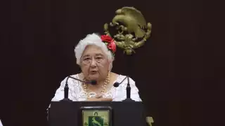 Congreso de Yucatán entrega a Violeta Arana Villalobos el reconocimiento “Elvia Carrillo Puerto” 