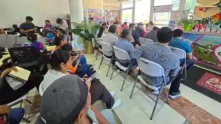 Jornada de empleo itinerante atrae a cientos de carmelitas pese a baja oferta petrolera