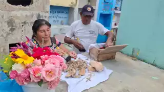 Limpieza de huesos en Pomuch, tradición que va de generación en generación