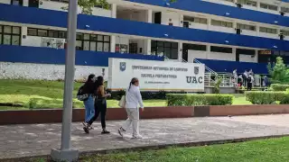 "No a la entrada de diputados a la Universidad Autónoma de Campeche", piden alumnos