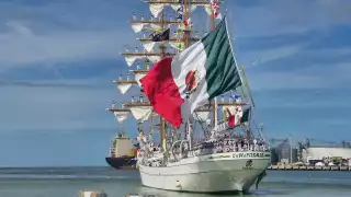 Luego de casi una semana en el puerto, el Embajador y Caballero de los Mares partió rumbo a Veracruz