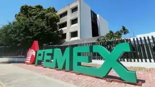Impago Pemex en Campeche: Fracasa cierre del Puente Zacatal; mañana marcharán 