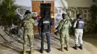 Aseguran sustancias ilícitas y detienen a tres personas tras cateos en Playa del Carmen y Benito Juárez