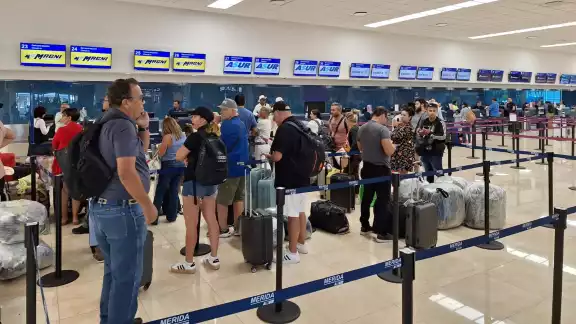 Durante la mañana seis vuelos aterrizaron