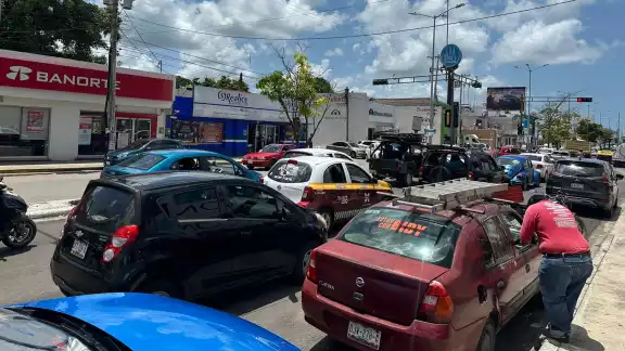 Caos vehicular por repavimentación