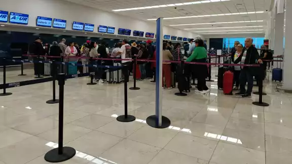 Se registra buena afluencia de pasajeros en el aeropuerto de Mérida