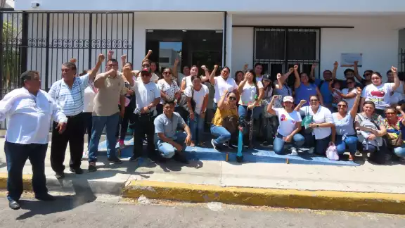 Aseguran que están a la espera más de 5 mil docentes en todo el estado para que puedan recibir una plaza Aseguran que están a la espera más de 5 mil docentes en todo el estado para que puedan recibir una plaza