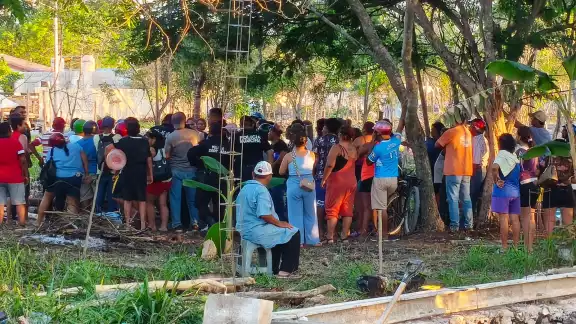 Pleito entre paracaidistas sacó a relucir machetes y una persona fue amarrada violentamente