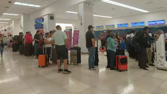 Hay regular afluencia de pasajeros en el aeropuerto de Mérida Hay regular afluencia de pasajeros en el aeropuerto de Mérida