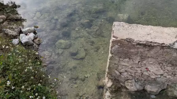 La autoridad municipal pidió a la gente que llega en ese lugar a pescar o a bañarse, que antes que se retire levante la basura que genera ahí. La autoridad municipal pidió a la gente que llega en ese lugar a pescar o a bañarse, que antes que se retire levante la basura que genera ahí.