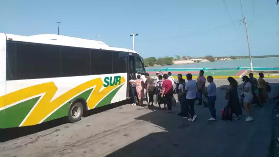 Los principales destinos de los pobladores son por lo general Villahermosa, Ciudad del Carmen y la ciudad de Campeche