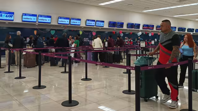 Hay buena afluencia de pasajeros en el aeropuerto de Mérida