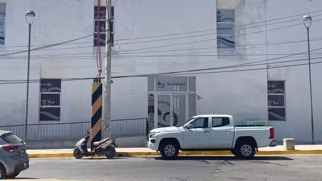 Vecinos de Santa Clara exigen solución por fallas eléctricas en Seybaplaya