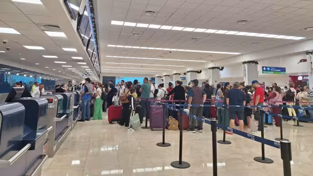 Hay buena afluencia de pasajeros en el aeropuerto de Mérida