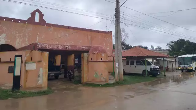 Vecinos de Iturbide, Hopelchén sufren apagón de más de ocho horas y fallas de voltaje