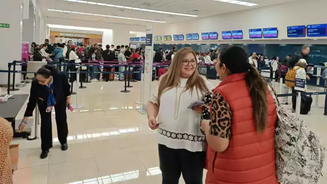 Mostradores del aeropuerto de Mérida lucen abarrotados