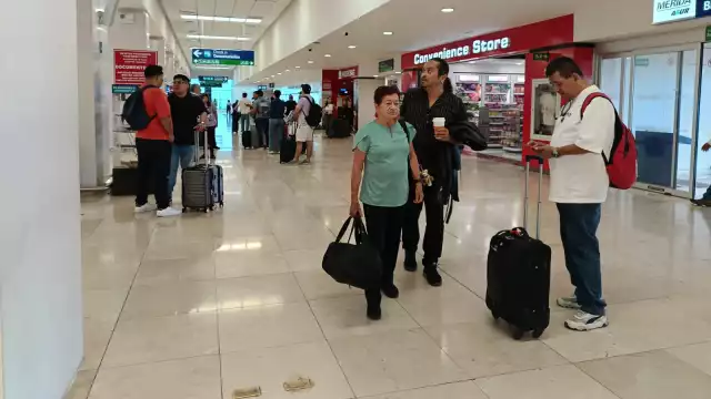 Hay afluencia regular de pasajeros en el aeropuerto de Mérida