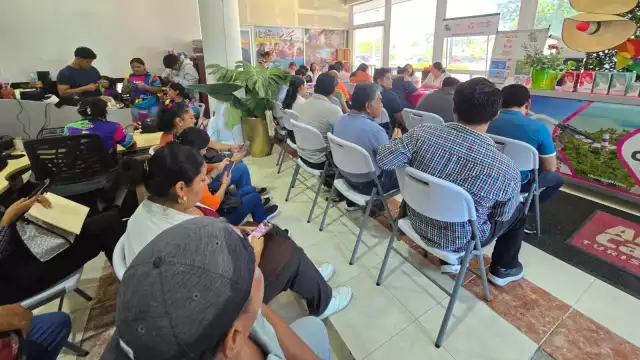 Oferta laboral en Carmen: 143 vacantes disponibles, pero salarios desalientan a buscadores