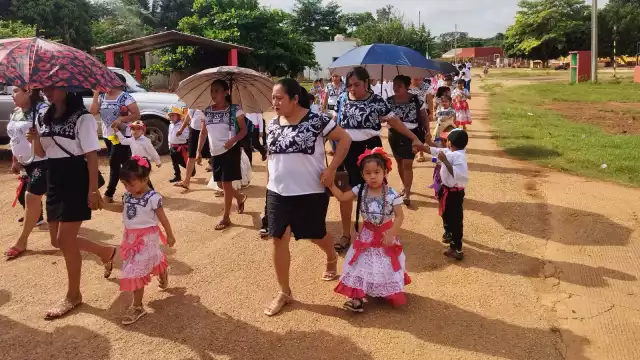 Desfile multicolor en nueve localidades: así se vivió la Campechanía indígena