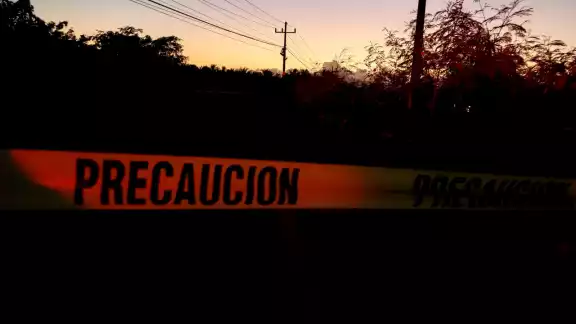 Paramédicos acudieron al sitio al recibir el llamado de emergencia, pero el trabajador ya no contaba con vida Paramédicos acudieron al sitio al recibir el llamado de emergencia, pero el trabajador ya no contaba con vida