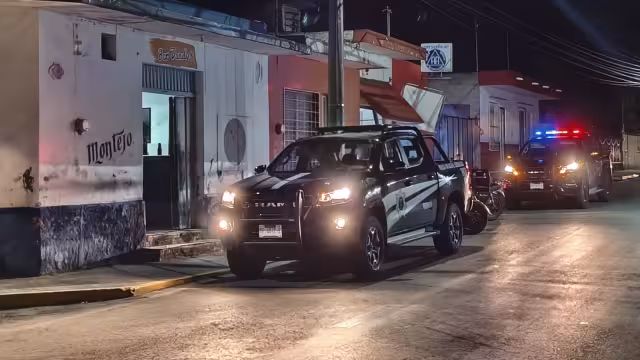 Policía Municipal clausura un bar tras sorprender a una menor de edad ingiriendo bebidas embriagantes