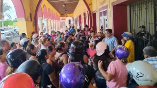 Padres de familia exigen justicia por robo en escuela primaria de Peto