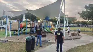 SSP Yucatán pone a jóvenes a limpiar un parque de Mérida tras graffitearlo