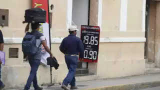 Los indocumentados viven en zozobra constante, pero mantienen fuerte la economía familiar