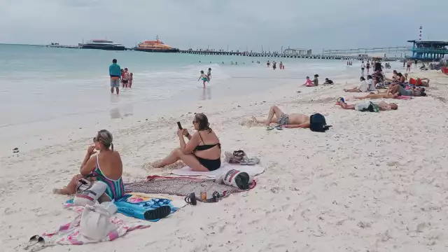 El fin de semana largo y el buen clima que se tuvo durante las primeras horas del día provocó que aumentara la afluencia de visitantes en las costas