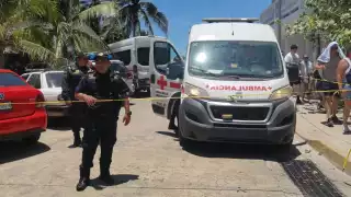 Pelea entre dos hombres espanta a turistas en el malecón de Progreso
