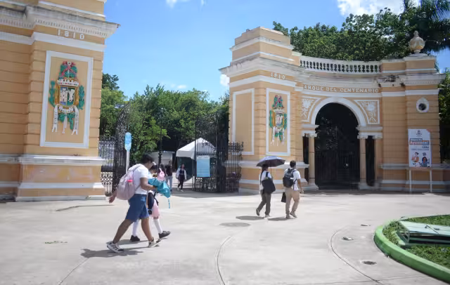 Ayuntamiento de Mérida investiga ataque de perros en el Centenario tras muerte de venados y borregos