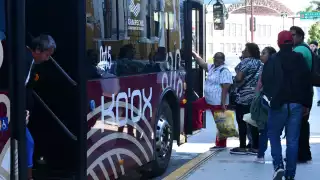 Transporte público Ko’ox: Garantiza entrega de tarjetas a campechanos