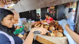 La panadería Chiapas recibió a cientos de clientes que se dieron cita en el local.