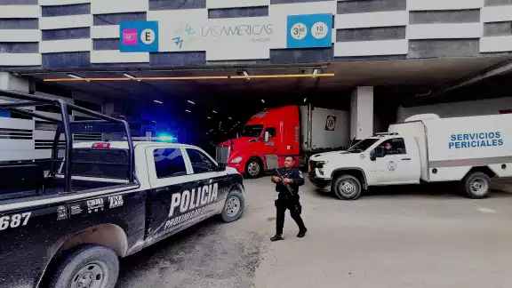 Víctima fue atacada con armas de grueso calibre Víctima fue atacada con armas de grueso calibre
