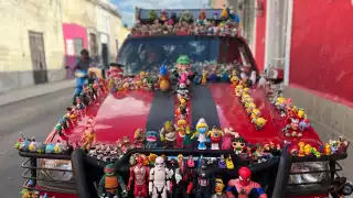 Camioneta con 400 juguetes recorre las calles de Mérida y asombra a los ciudadanos   