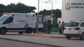 Niño termina con el pie fracturado al ser arrollado por un auto  en Dzitbalché